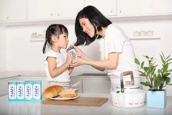 Những lầm tưởng phổ biến của mẹ bỉm khi cho con uống sữa NAN cho trẻ 0-6 tháng